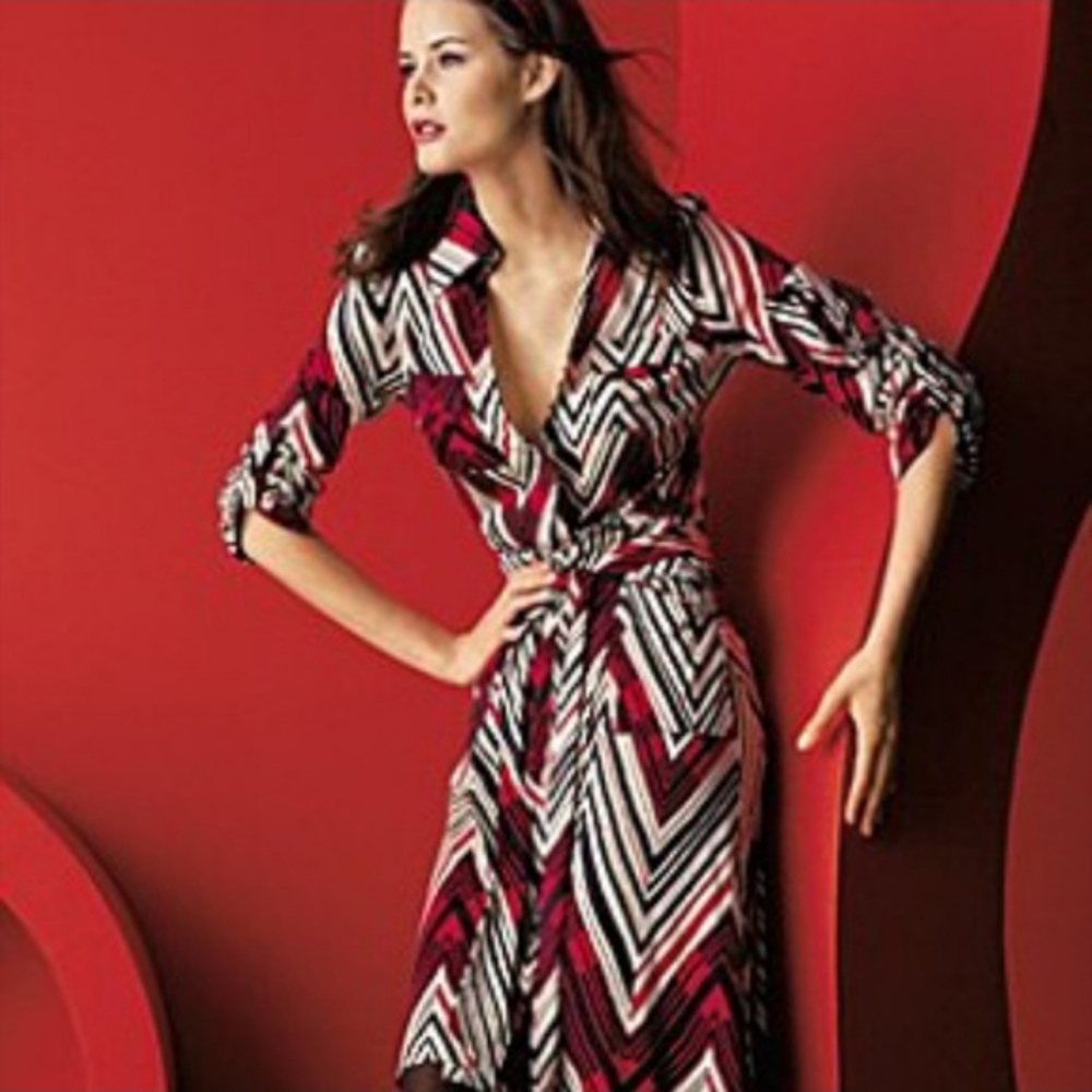 Diane von Furstenberg 100% Silk Utility Wrap